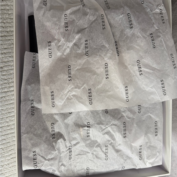 Brand new Guess black high heel - Picture 8 of 9